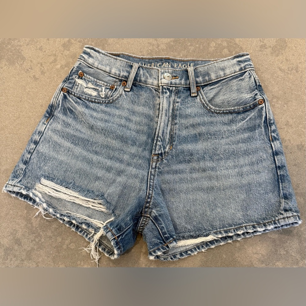 American Eagle Women's Blue Denim Shorts Size 4